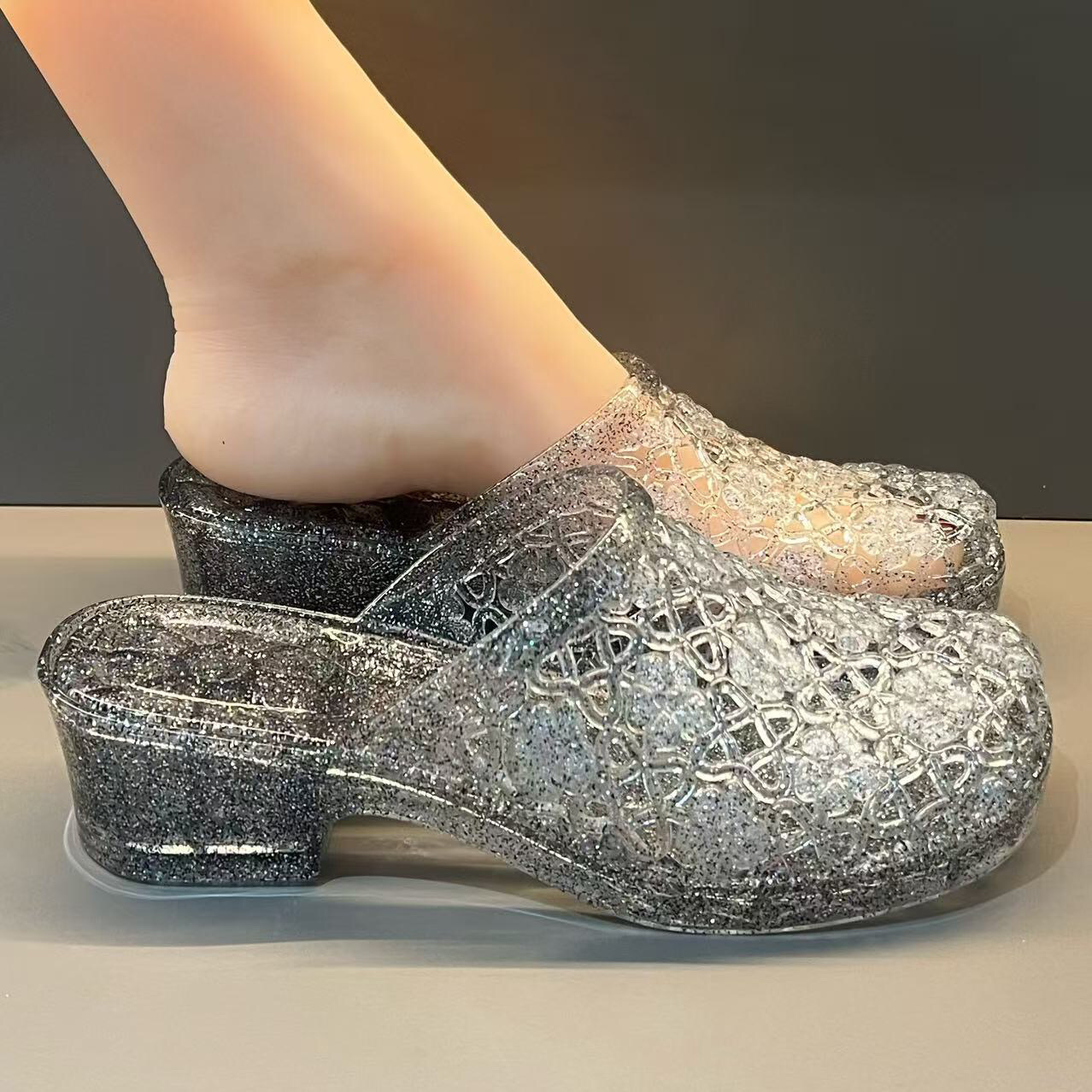 New Sparkling Cut-outs Sandals - đánh giá và giá Jelly Sandal Women