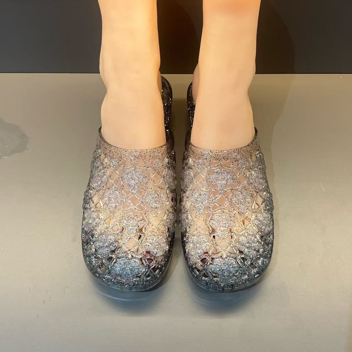 New Sparkling Cut-outs Sandals - đánh giá và giá Jelly Sandal Women